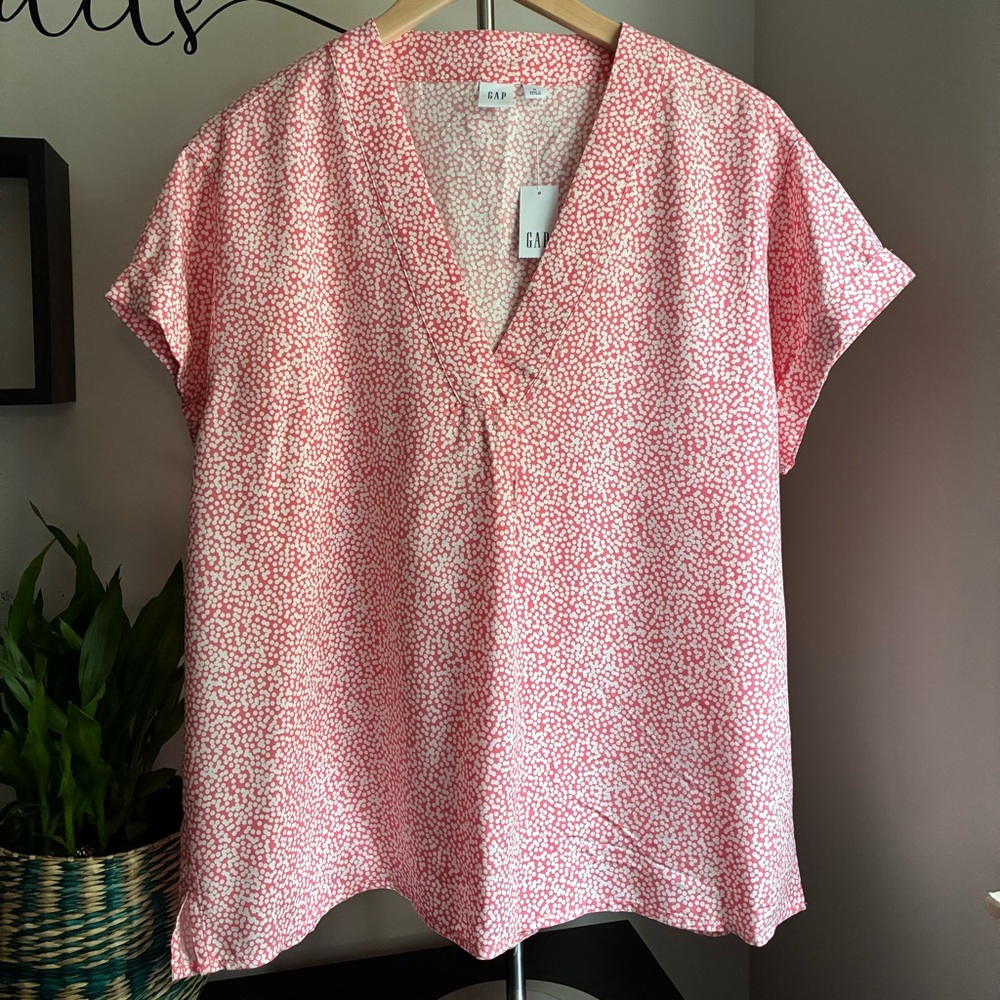 GAP Patterned V-Neck Blouse